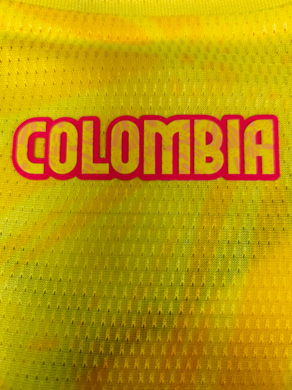 CAMISETA LOCAL SELECCIÓN COLOMBIA 26 VERSIÓN JUGADOR.