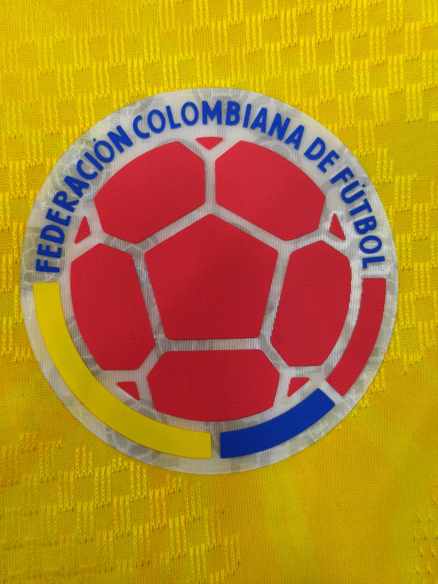 CAMISETA LOCAL SELECCIÓN COLOMBIA 26 VERSIÓN JUGADOR.