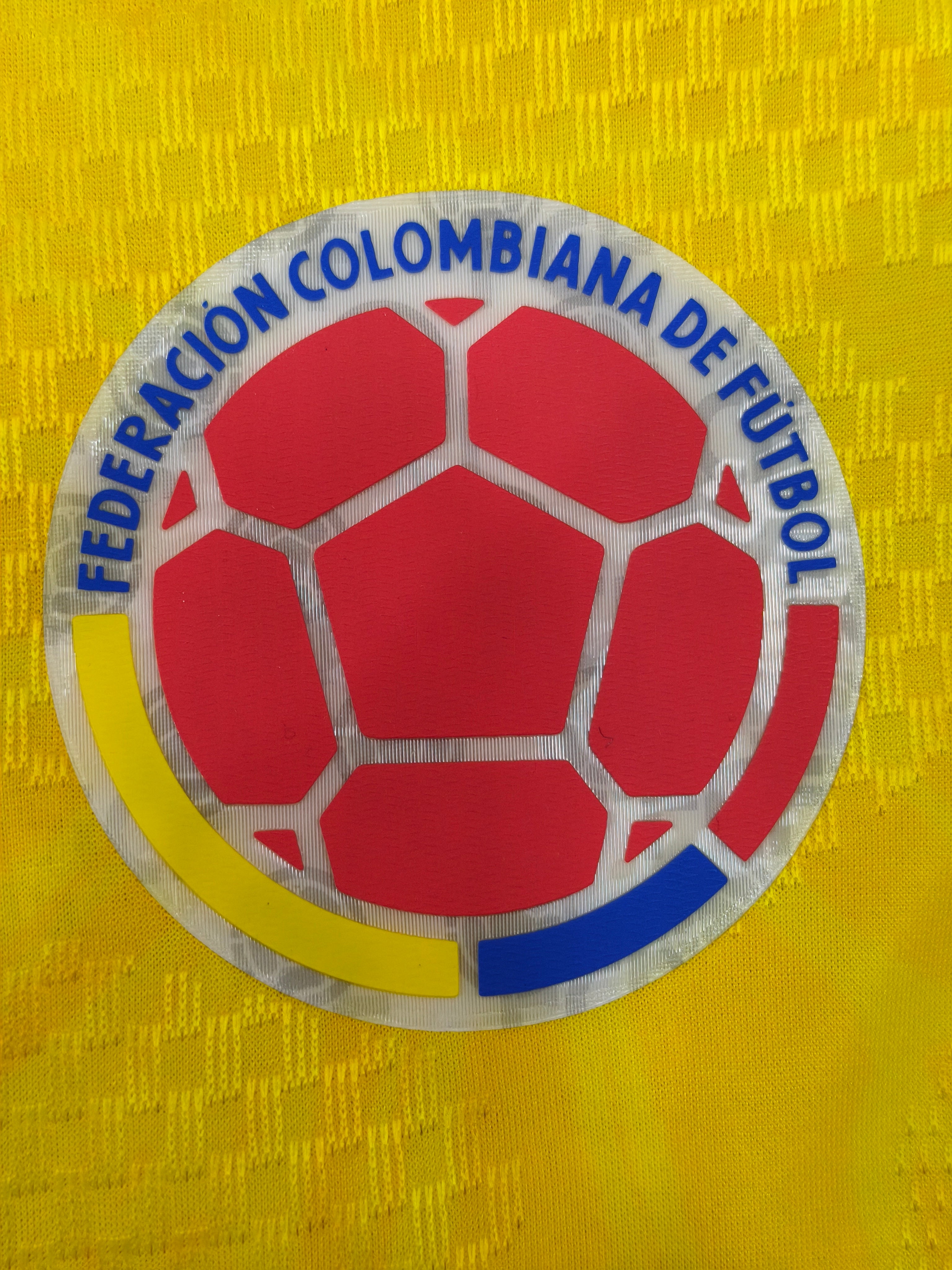CAMISETA LOCAL SELECCIÓN COLOMBIA 26 VERSIÓN JUGADOR.
